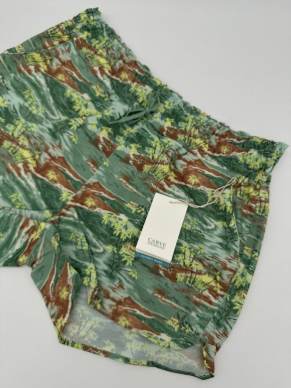 Carve Designs Women's Relaxed Mid Rise 3" Board Short Size XL Hula Green